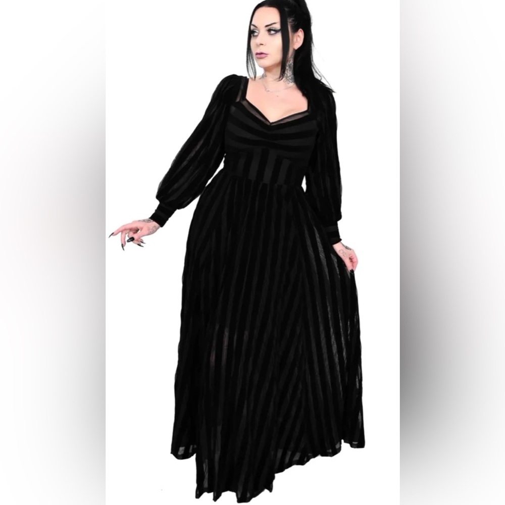 Chic Black Striped Victoria foxblood Long Sleeve Dress